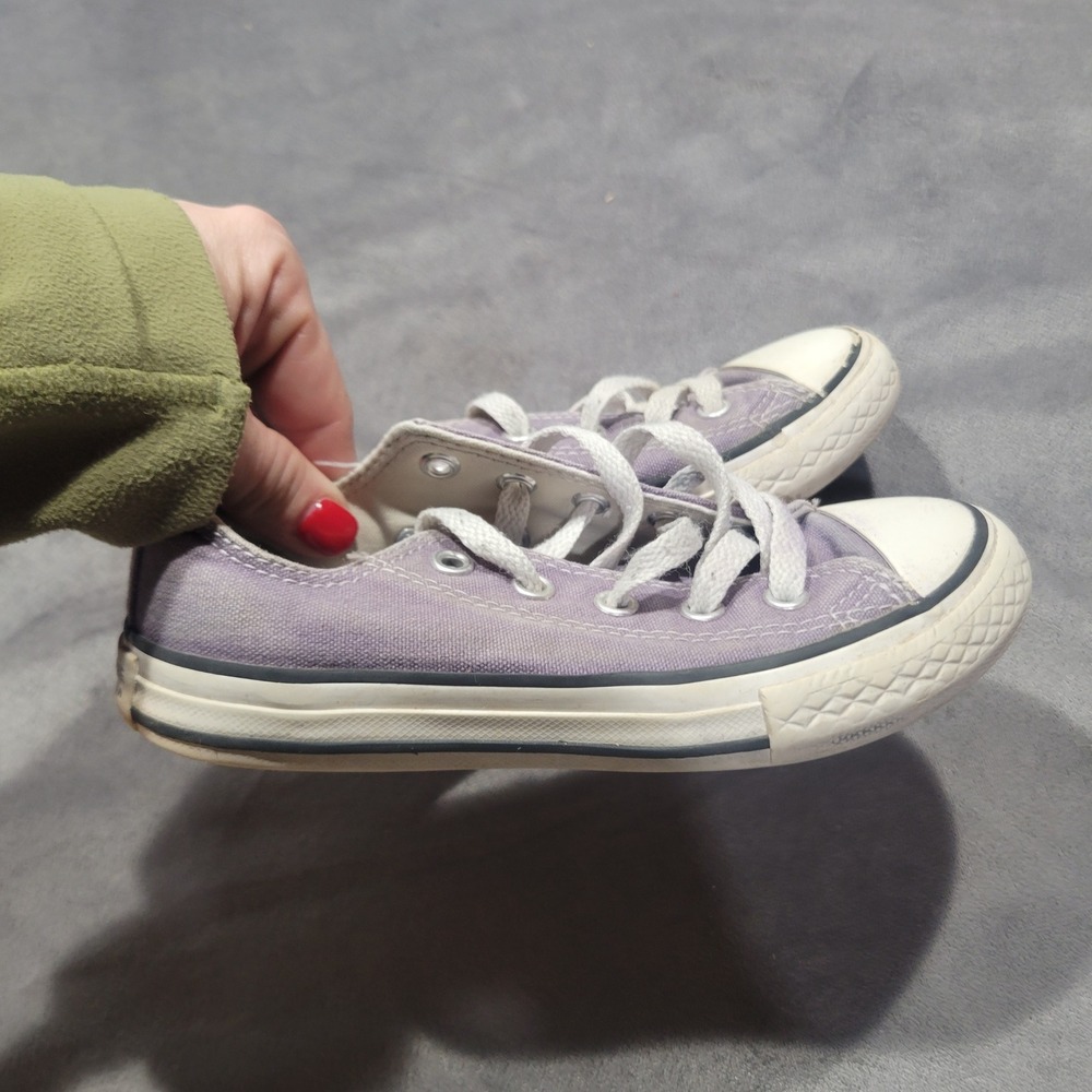 Converse Chuck Taylor All Star Low Top Purple Canvas Junior Kids Shoes Size 12